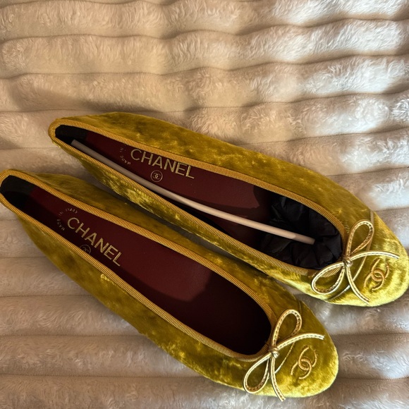 Chanel Yellow Velvet Ballet Flats - Picture 5 of 7